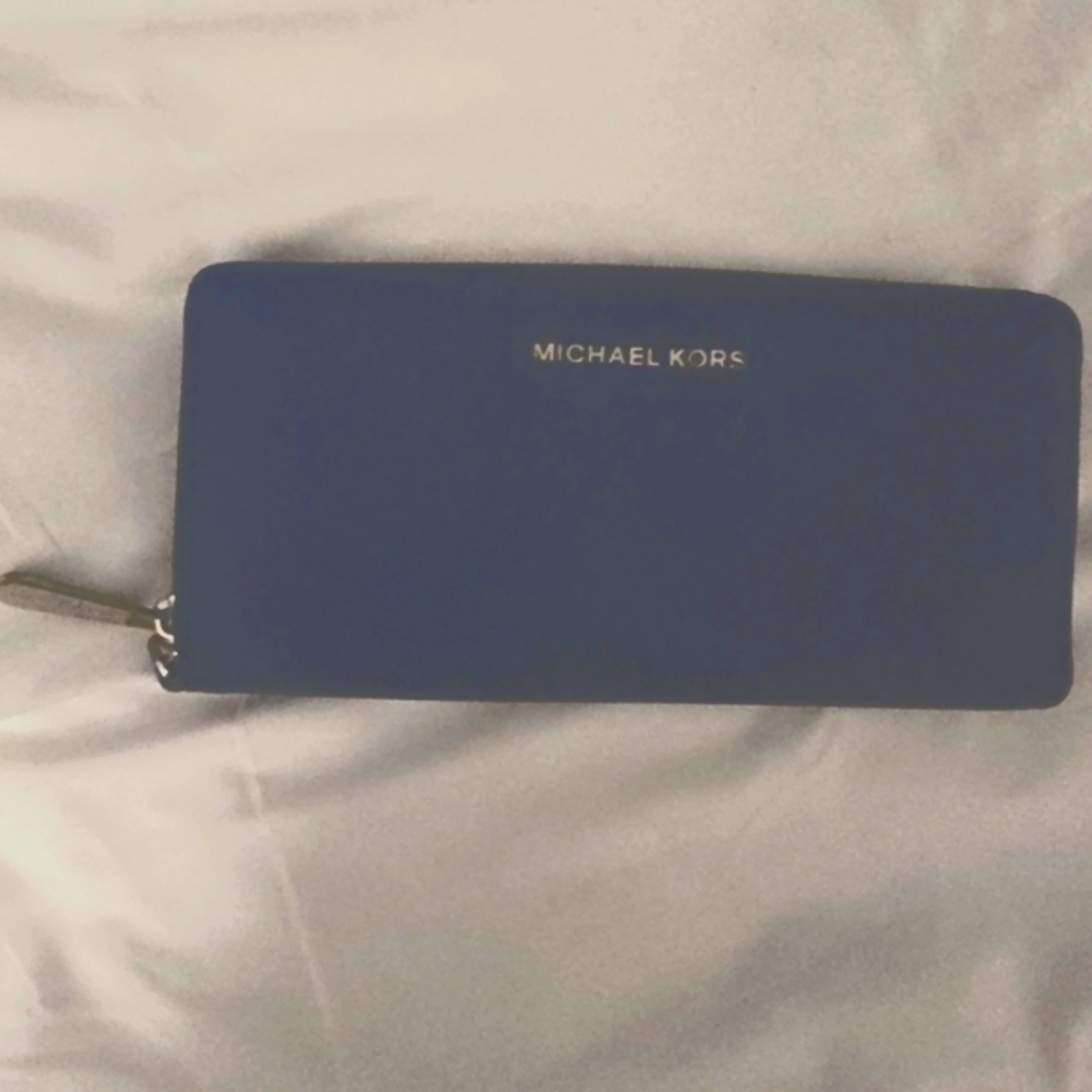 Michael Kors Stunning Blue Large Continental Zip around Saffiano Leather Wallet!